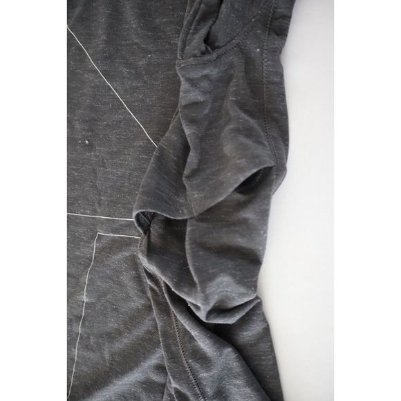 Under Armour 1369753 010 Men's Sz M Gray UA Run Trail T-Shirt $60 - Picture 4 of 9